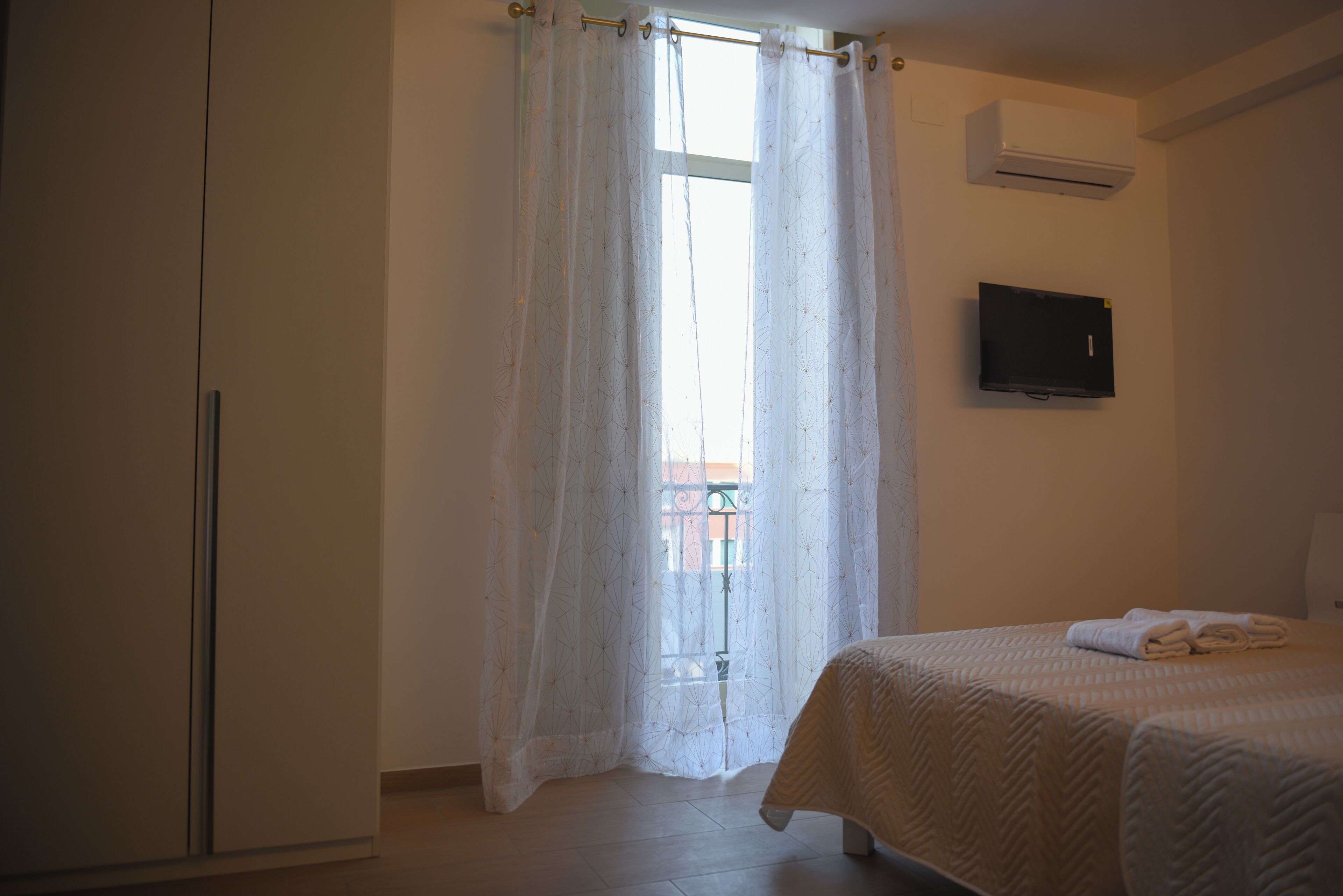 Photo - Napoli Central Gate