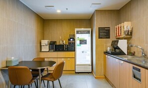 รวมอาหารเช้าแบบบริการตนเอง ทุกวัน