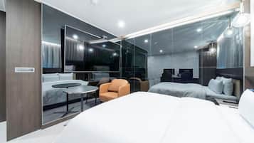 Deluxe Double Room | Individually decorated, individually furnished, free WiFi, bed sheets
