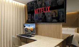 Decoración personalizada, muebles diferentes y wifi gratis