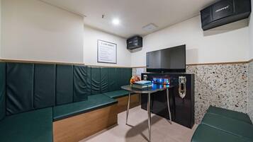 Family Room | Individually decorated, individually furnished, free WiFi, bed sheets