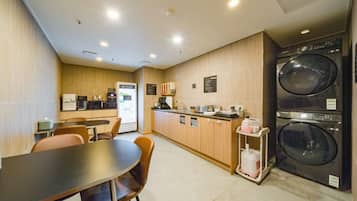 Free daily self-serve breakfast