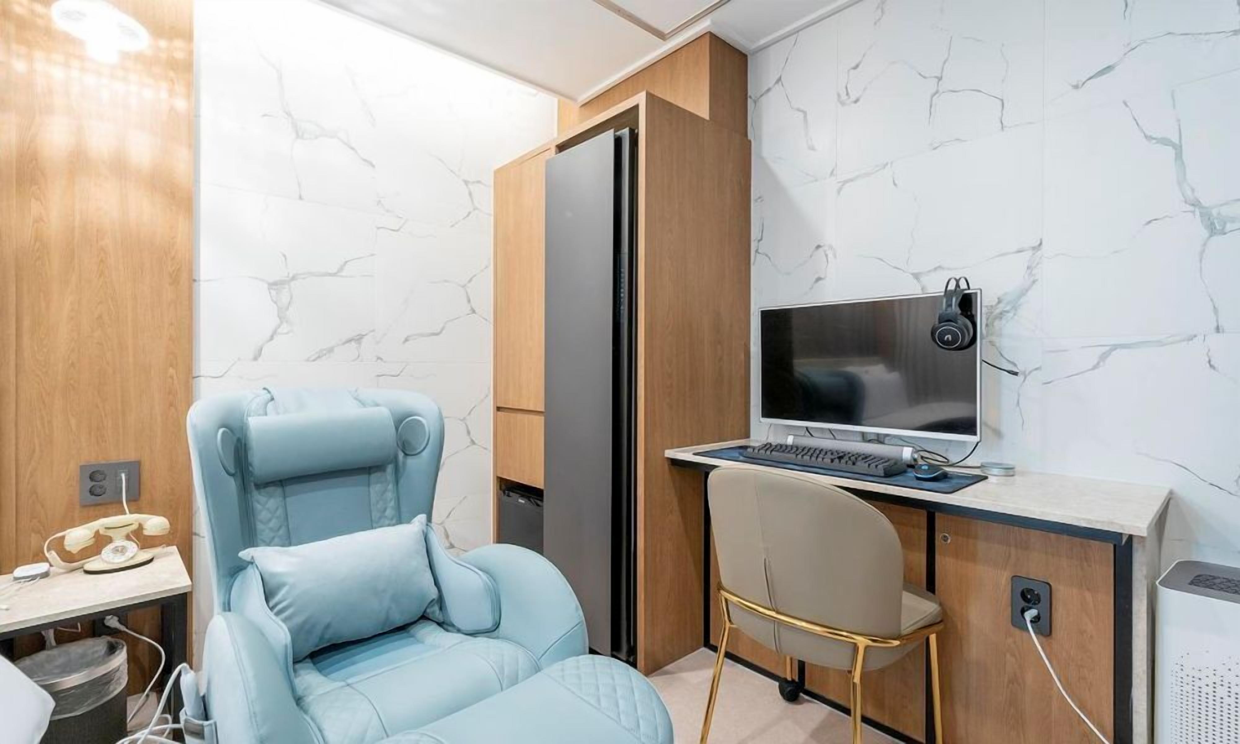 Deluxe Room | Individually decorated, individually furnished, free WiFi, bed sheets