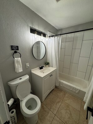 Douche, serviettes fournies