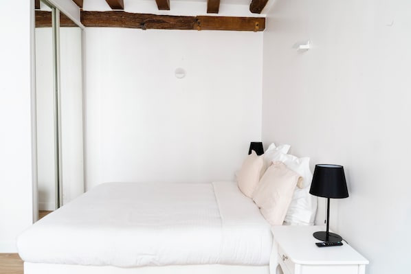 1 bedroom, iron/ironing board, WiFi, bed sheets - Studio (3) Beaubourg - Marais - Montorgueil (Paris)