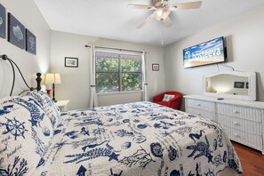 3 bedrooms, individually decorated, individually furnished - Mariner Lakes 15 (Orange Beach)