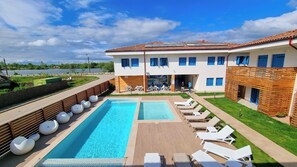 บริเวณภายนอก