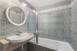 Bidet - The Torrent's Observer Holiday Home - Apartment (Cala Pi, Illes Balears)
