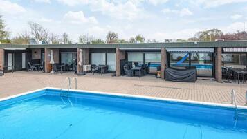 House | Pool