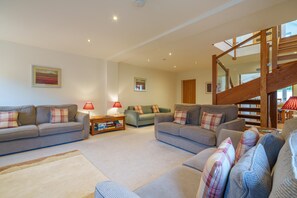 TV, fireplace, DVD player