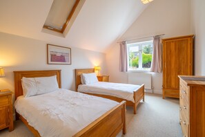 4 chambres, fer et planche à repasser, Wi-Fi, literie fournie