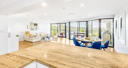 Stunning CityView 5BR w/Balcony near Malls/Uni/CBD