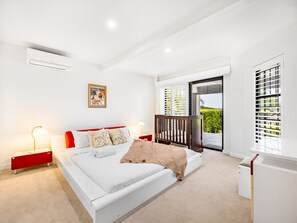 4 bedrooms, desk, iron/ironing board, travel crib