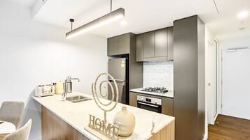 Fridge, microwave, oven, stovetop