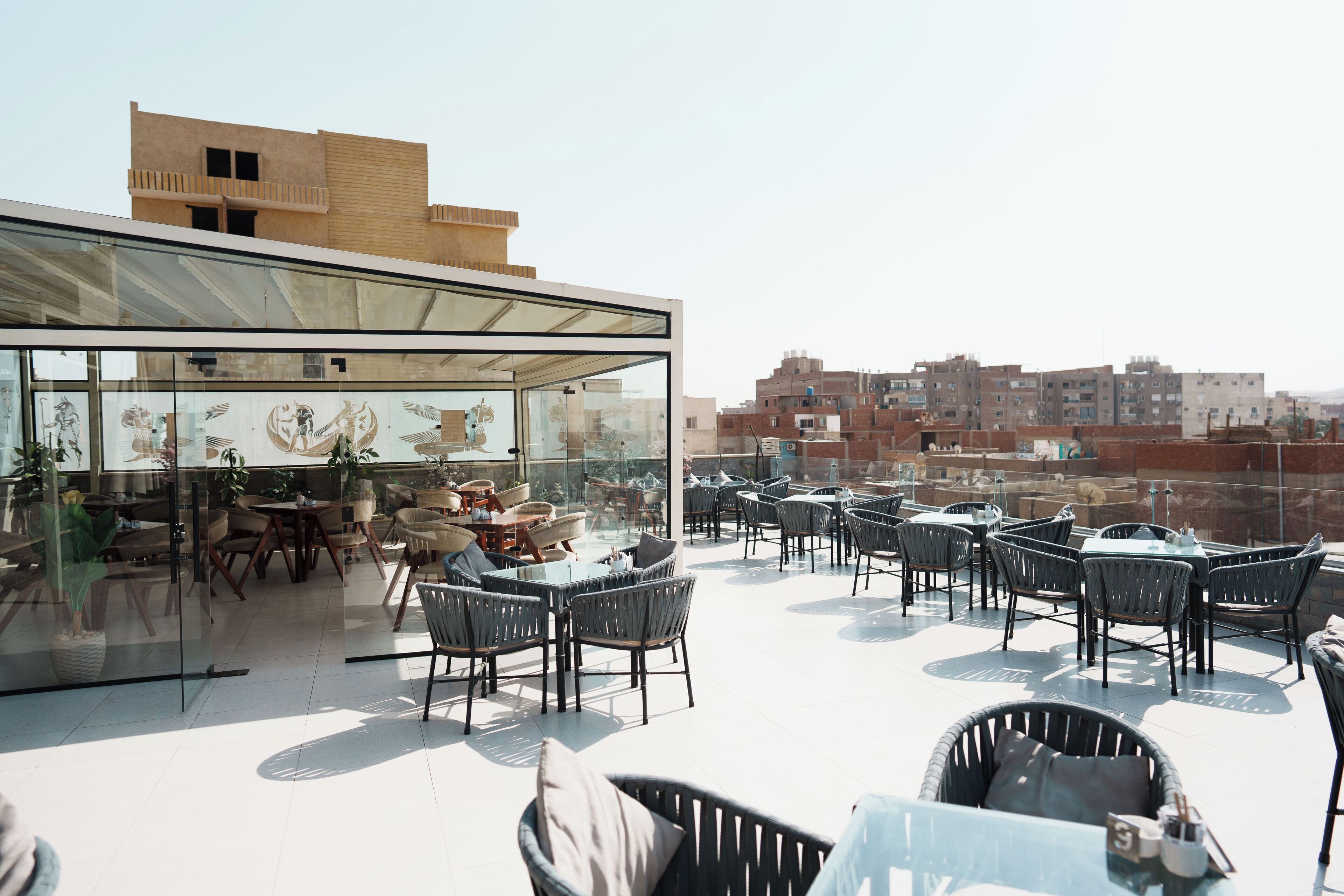 Foto - Tuya pyramids history view inn