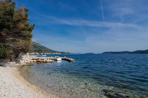 Great pet friendly holiday home just 50 meters from the sea