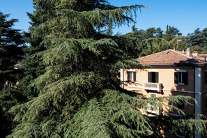Exterior - DiMondi House - Your home enclosed by the hills and the porch of St. Luke's (Bologna)