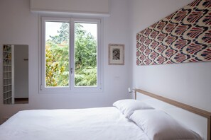 3 habitaciones, escritorio, tabla de planchar con plancha y wifi gratis 