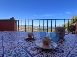 Outdoor dining - Greta's House (La Tozza)