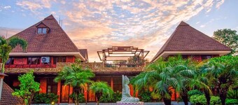 피라미드 홈 디바인