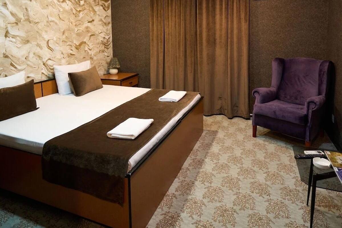 Economy Double Room, Smoking