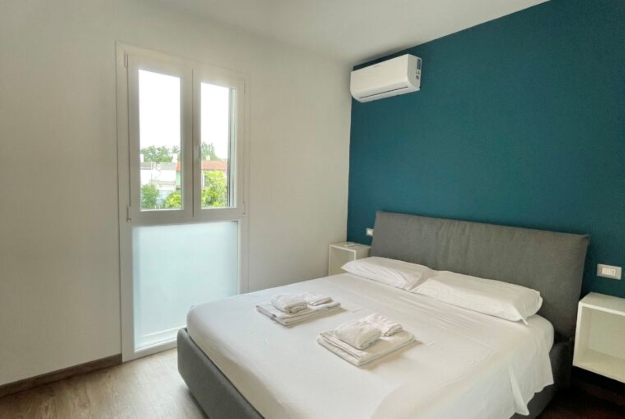 2 bedrooms, iron/ironing board, Internet, bed sheets