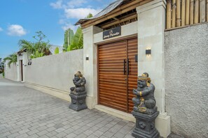 Front of property - Sunny Paradise Villa by Betterplace (Canggu)
