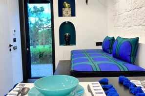 1 室のベッドルーム、セーフティボックス (室内)、アイロン / アイロン台、旅行用ベビーベッド