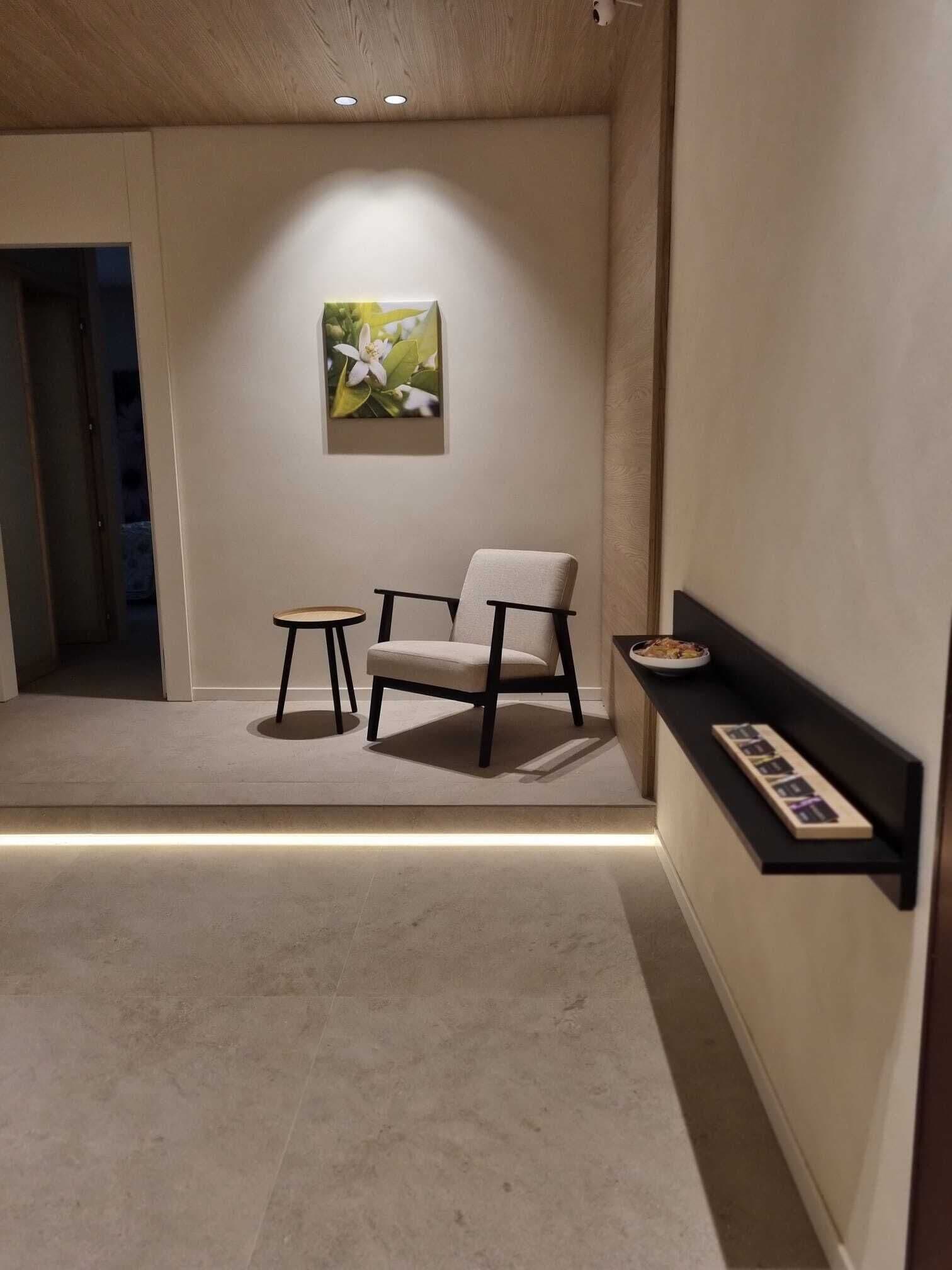 Minibar, Zimmersafe, Schreibtisch, laptopgeeigneter Arbeitsplatz