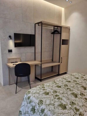 Deluxe Quadruple Room, Private Bathroom | Minibar, in-room safe, desk, laptop workspace -  Grafea Apartment&Rooms Catania (Catania)