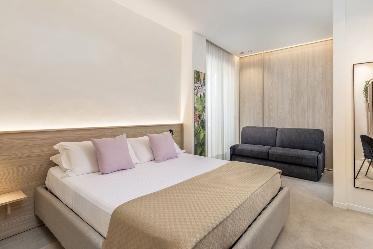 Junior Suit Passiflora | Minibar, odada kasa, masa, dizüstü bilgisayar çalışma alanı
