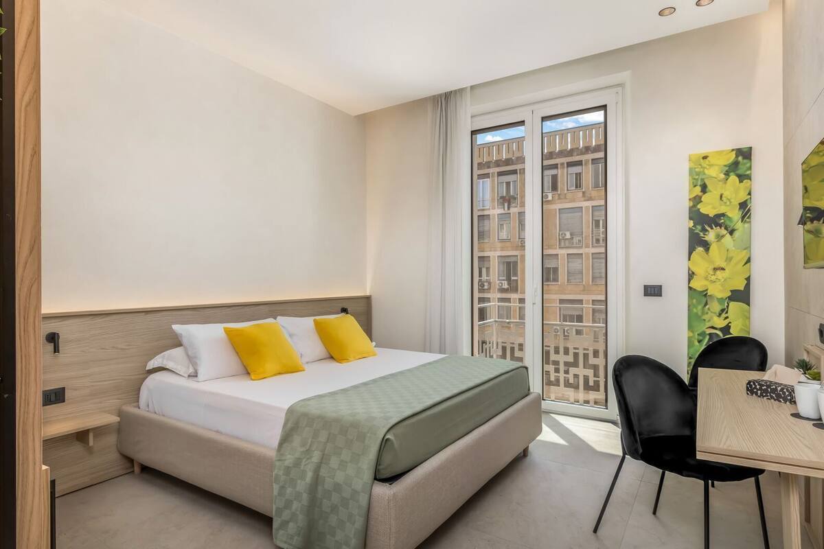 Opuntia Executive Double Room | Minibar, odada kasa, masa, dizüstü bilgisayar çalışma alanı
