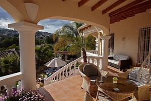 Villa | Outdoor dining