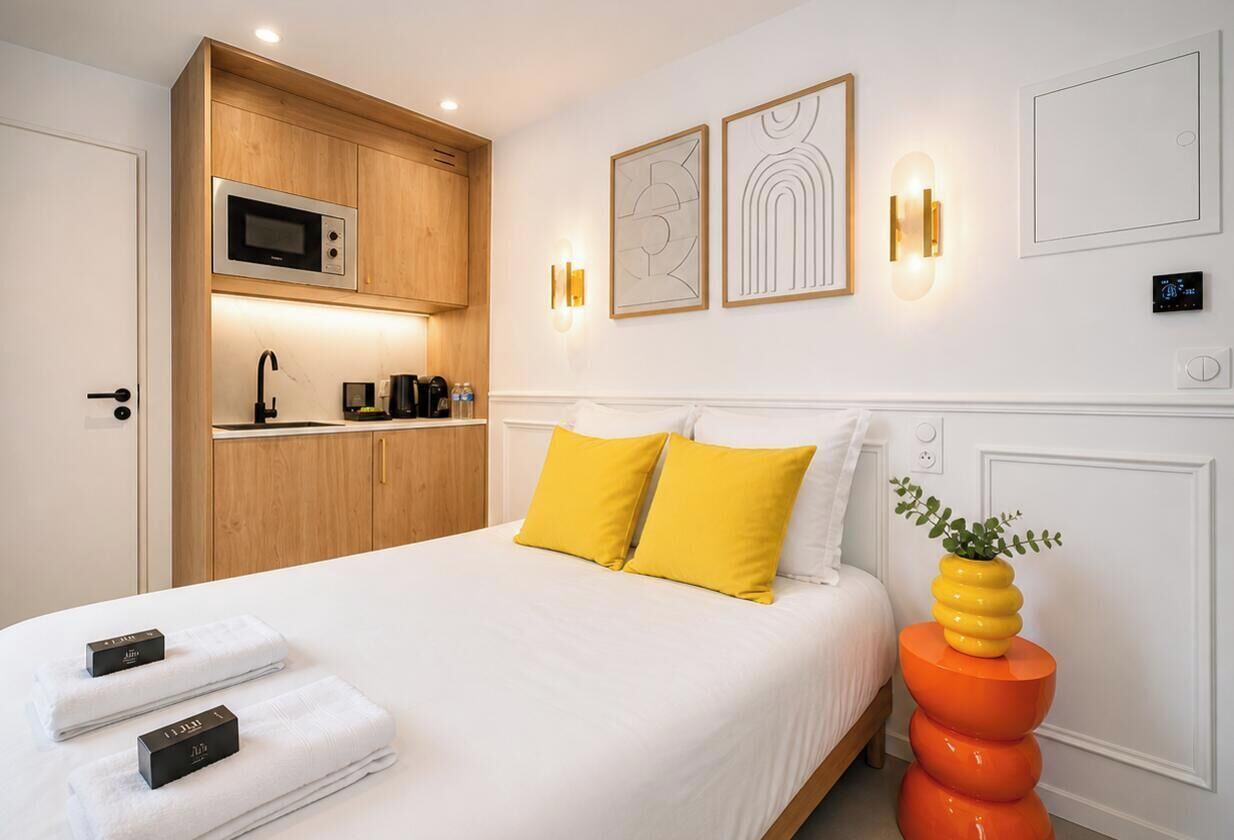 Comfort Suite, Kitchen | Egyptian cotton sheets, premium bedding, Select Comfort beds