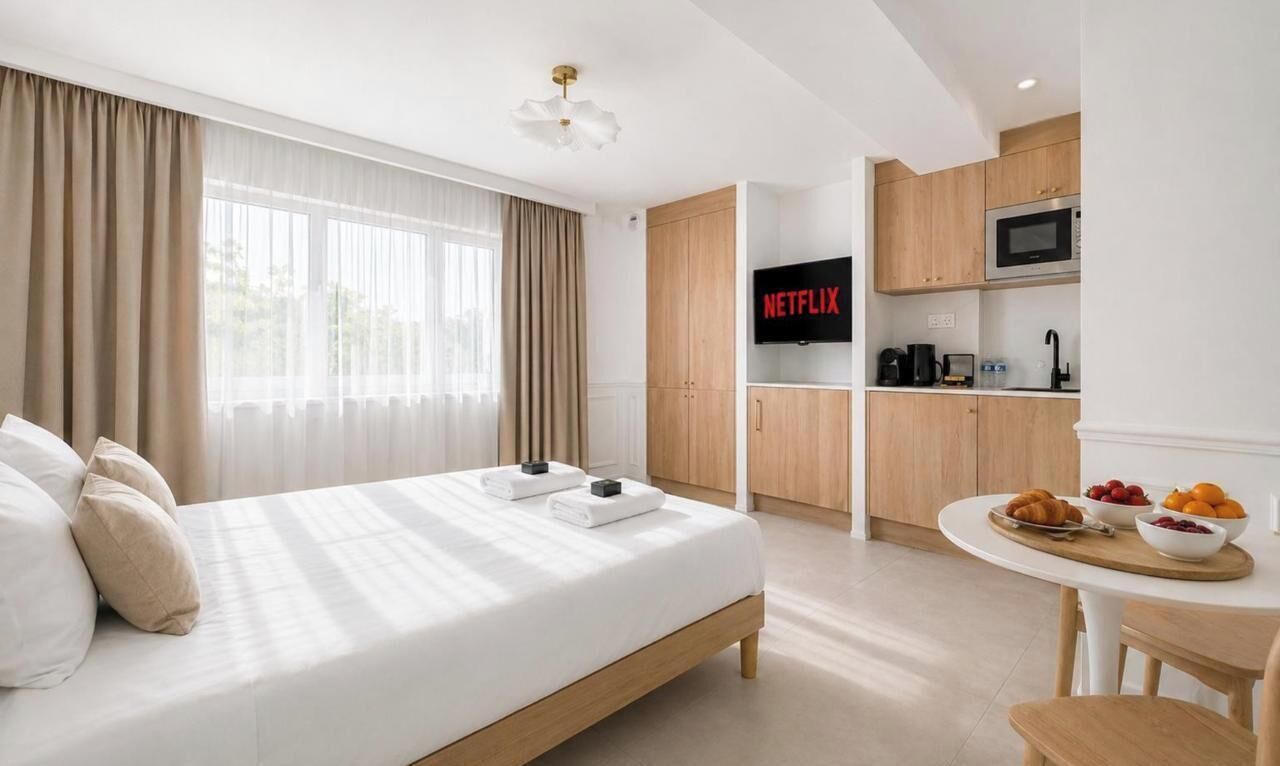 Royal Suite, Kitchen, Garden View | Egyptian cotton sheets, premium bedding, Select Comfort beds