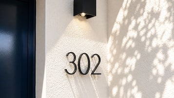 Comfort Suite, Kitchen | Terrace/patio