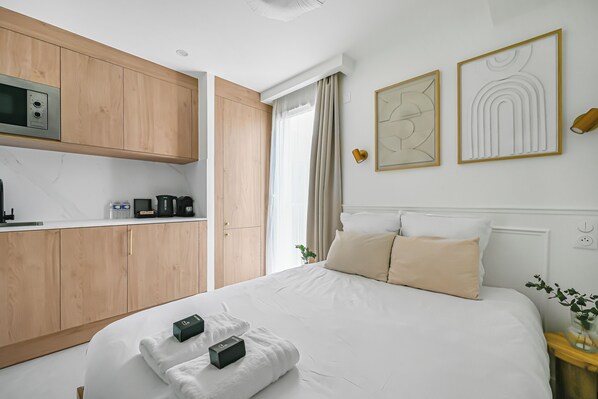 Luxury Double Room, 1 Double Bed, Kitchen | Egyptian cotton sheets, premium bedding, Select Comfort beds