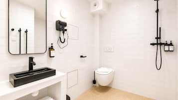 Royal Suite, Kitchen, Garden View | Bathroom