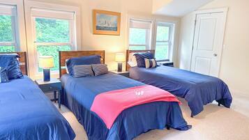 4 habitaciones, escritorio, wifi gratis y ropa de cama