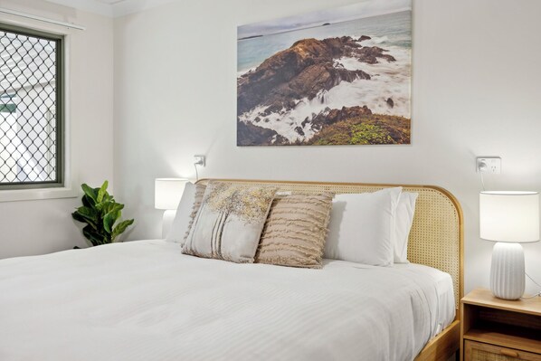 3 bedrooms, desk, iron/ironing board, free WiFi