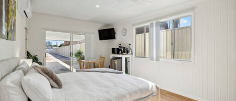 1 bedroom, iron/ironing board, free WiFi, bed sheets