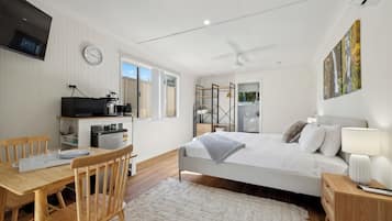 1 bedroom, iron/ironing board, free WiFi, bed sheets