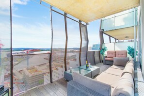 Departamento de lujo, vista al océano | Balcón
