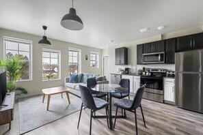 Interior - 2BR Luxury Suite Near Henry Ford (Detroit)