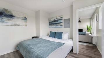 2 bedrooms, iron/ironing board, travel crib, free WiFi