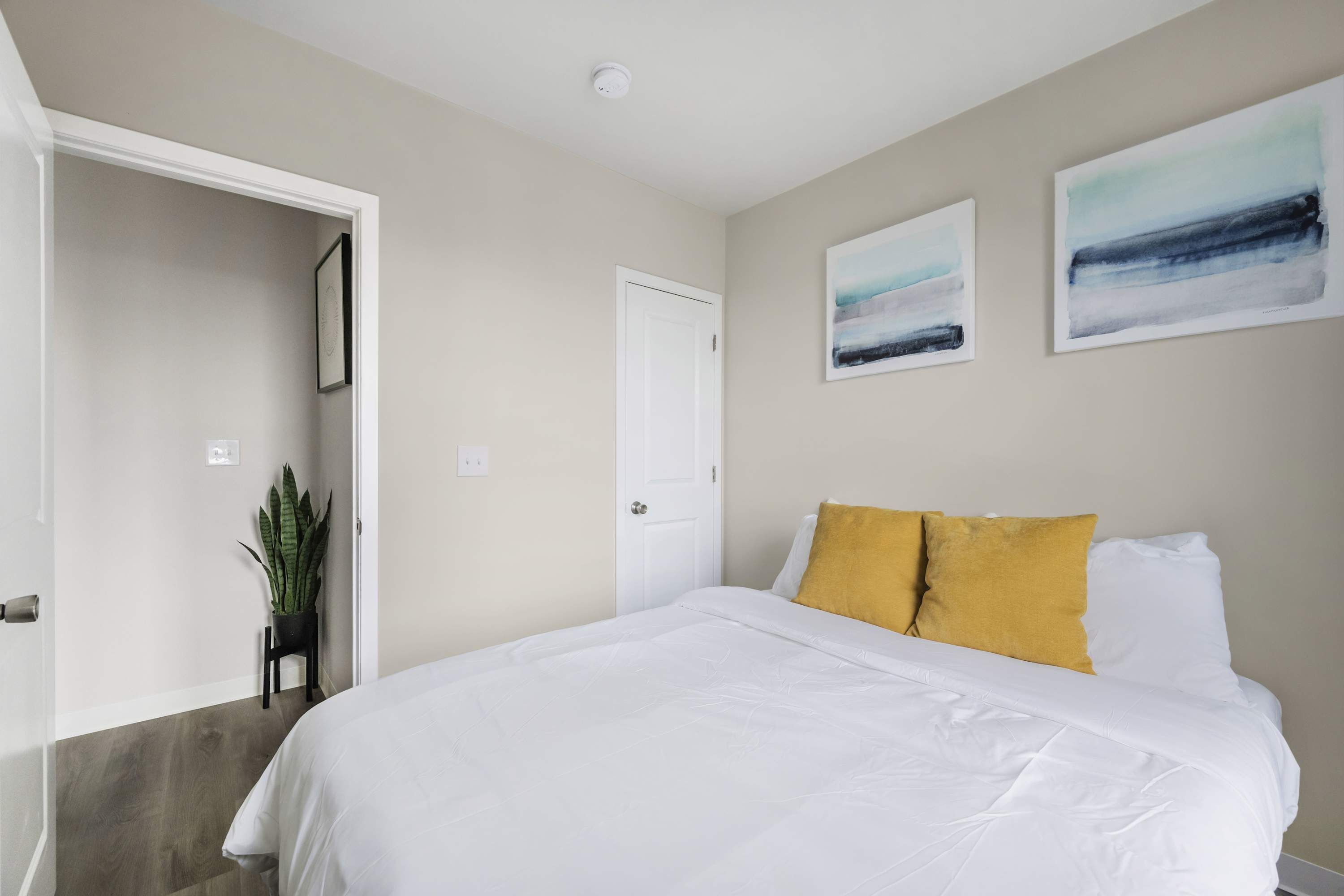2 bedrooms, iron/ironing board, travel cot, free WiFi