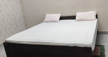 Hariom Home Stay By GRB