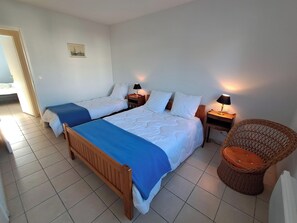 3 camere, una scrivania, ferro/asse da stiro, Wi-Fi