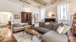 Unclassified image, 5 of 53, button - Spacious Apt in the Center of Rome  (Roma)