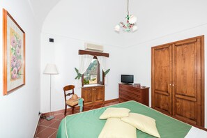 1 bedroom, WiFi, bed sheets - Romantic Apartment Chiesa Nuova Piccolo (Positano)